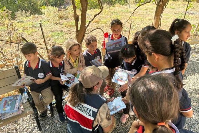 Jandarma'dan öğrencilere trafik eğitimi