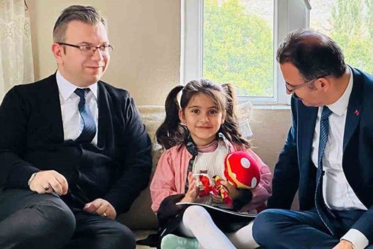 Vali Yardımcısı Berber, Şemdinli’de ev ziyaretleri gerçekleştirdi
