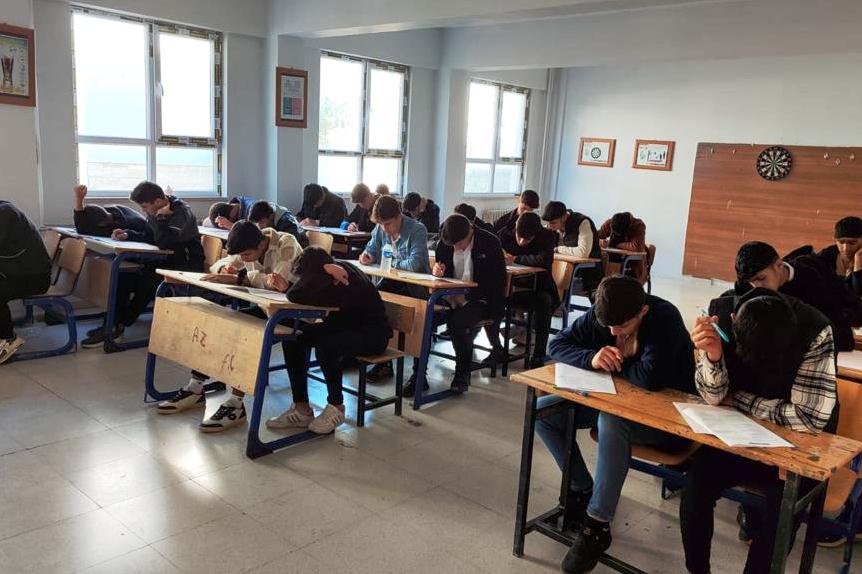 İl geneli, 8’inci ve 12’nci sınıflara sınav yapıldı