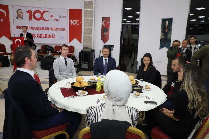 Vali Çelik "Hakkari, güzel ama zor bir şehir"