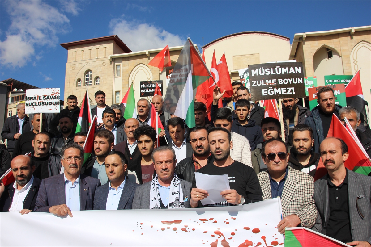 Hakkari'de İsrail'in Gazze'de devam eden saldırılarını protesto edildi