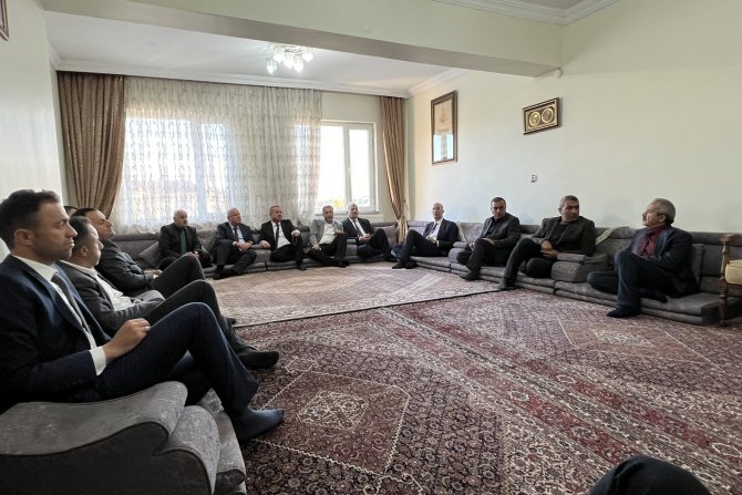 Başkan Kaya,Yüksekova bölgesine çıkarma yaptı