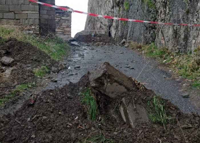 Hakkari Mir Kalesi yolu trafiğe kapatıldı
