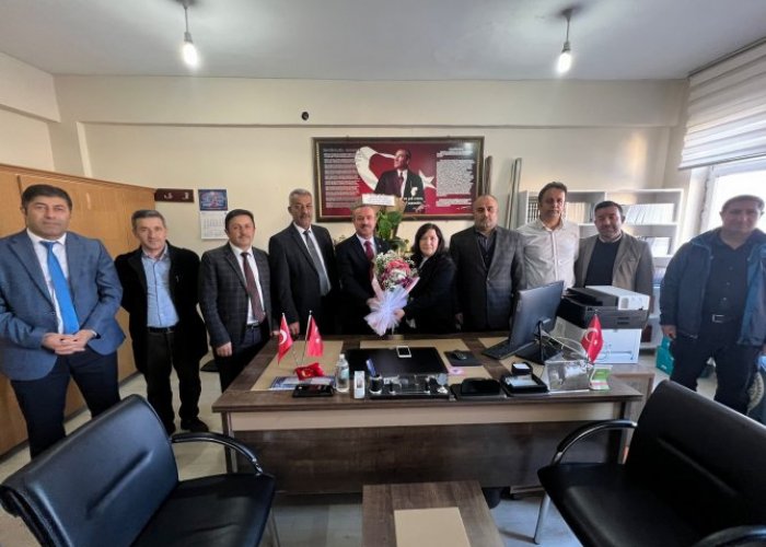 Jandarma'dan öğretmenler gününe çiçekli kutlama