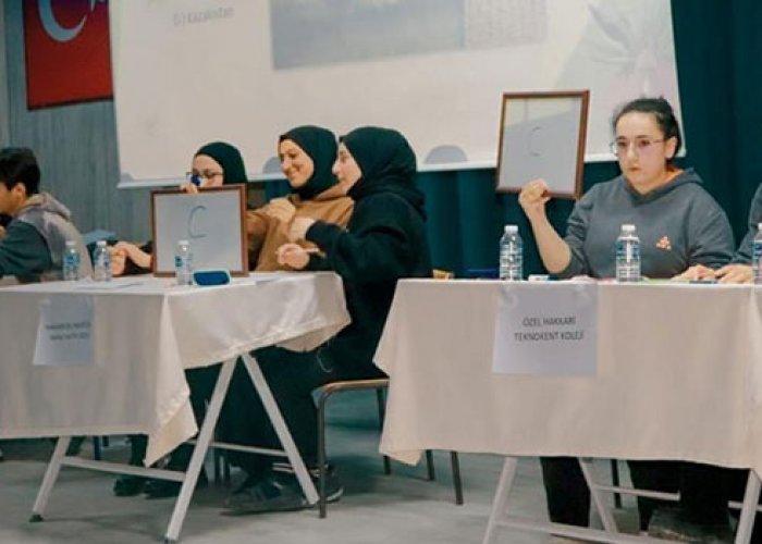 Hakkari ve ilçelerinde bilgi yarışması düzenlendi