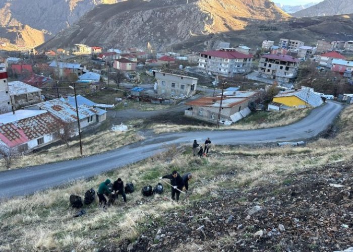 Sanayi altı çöplerden arındırıldı