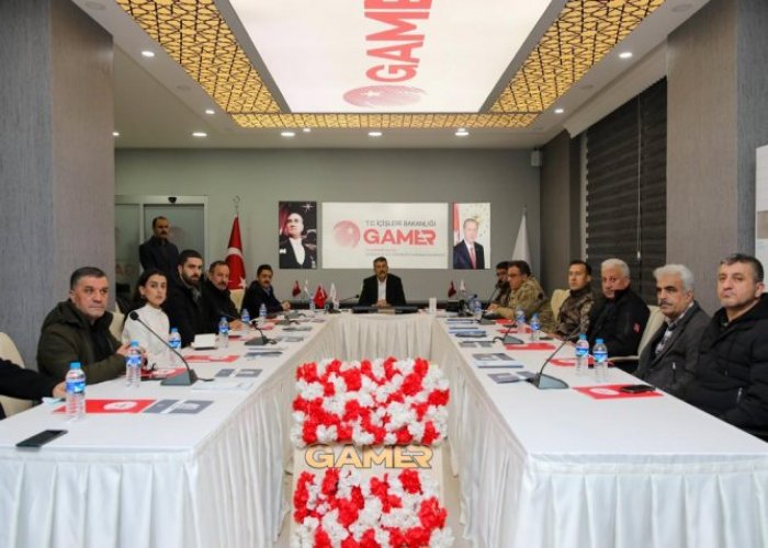 Vali Çelik "AFAD ekibi ile toplantı yaptı"
