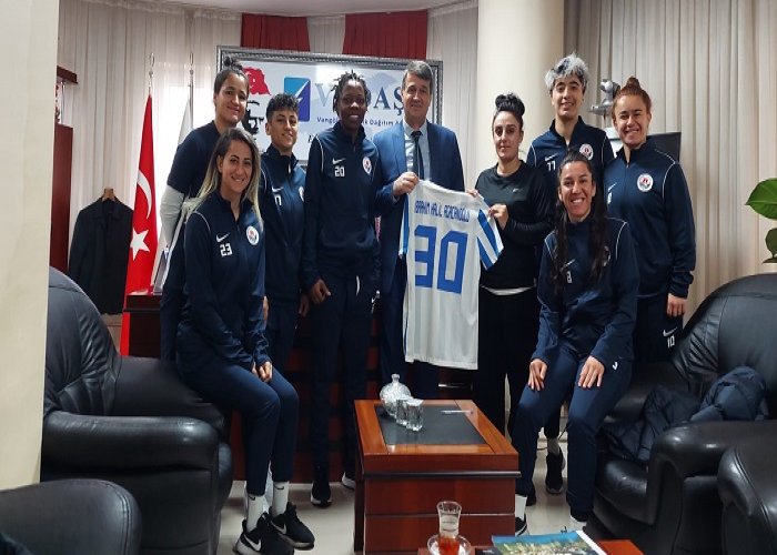 Hakkari Gücü Futbol Takımı VEDAŞ'ı ziyaret etti