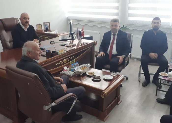 Başkan adayı Özbek ziyaretlerini sündürüyor