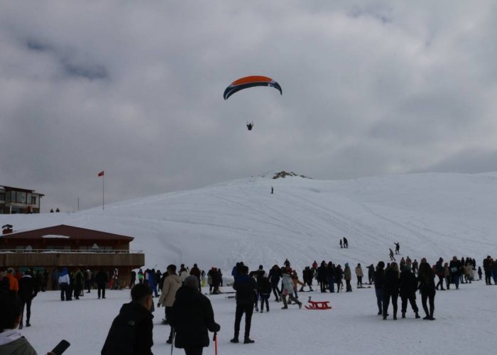 Hakkari'deki kar festivali düzenlendi