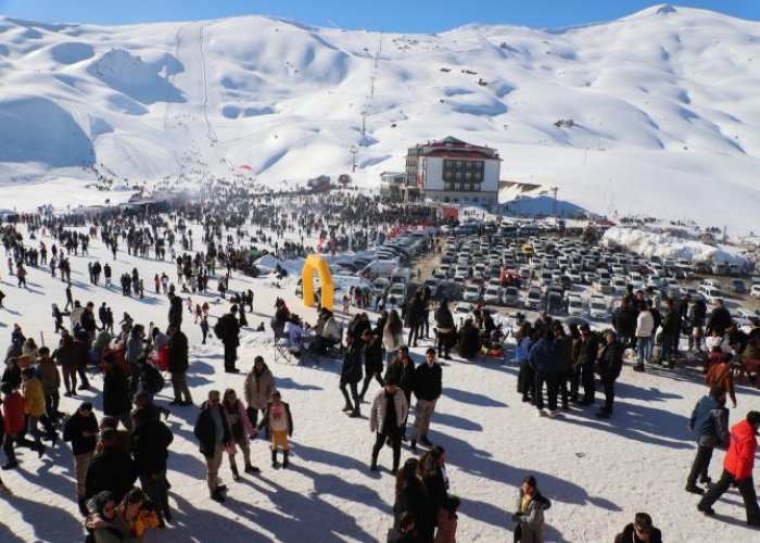 Hakkari 5.Kar festivaline 16 bin kişi katıldı