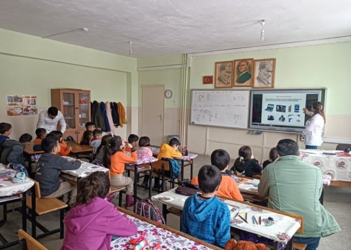 Hakkari’de sırf atık ve geri dönüşüm eğitimi