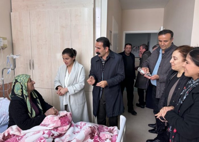 Dem Parti eş başkanlarından hastalara ziyaret