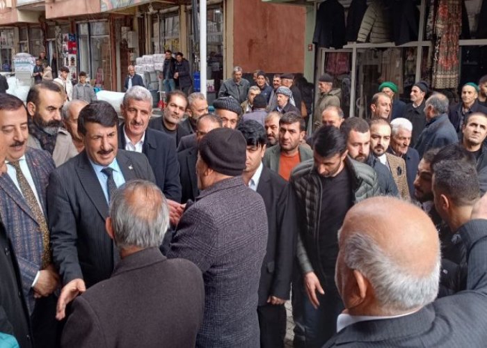 AK Parti Hakkari Belediye Başkan adayı İsmet Ölmez'den esnaf ziyareti