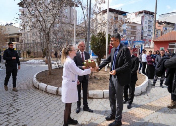 Vali Çelik Tıp bayramını kutladı