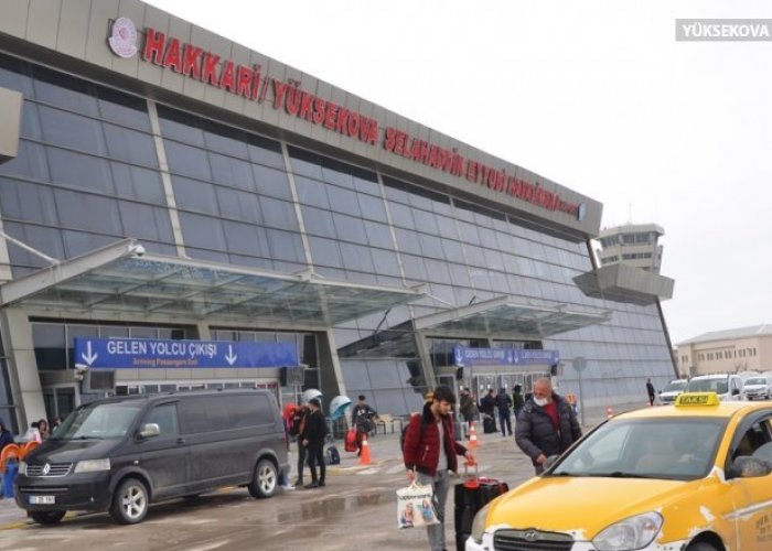 Yüksekova’da uçak seferleri iptal edildi