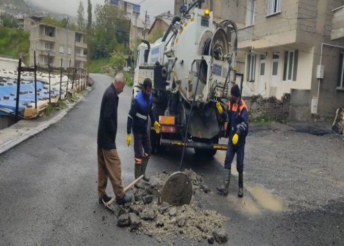 Hakkari’de 10 ayrı kanalizasyon arızası giderildi