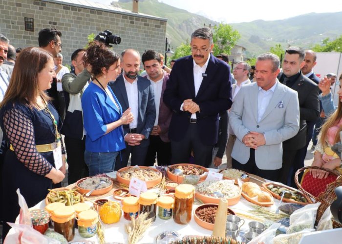 Hakkari’de yöresel lezzetler festivali düzenlendi