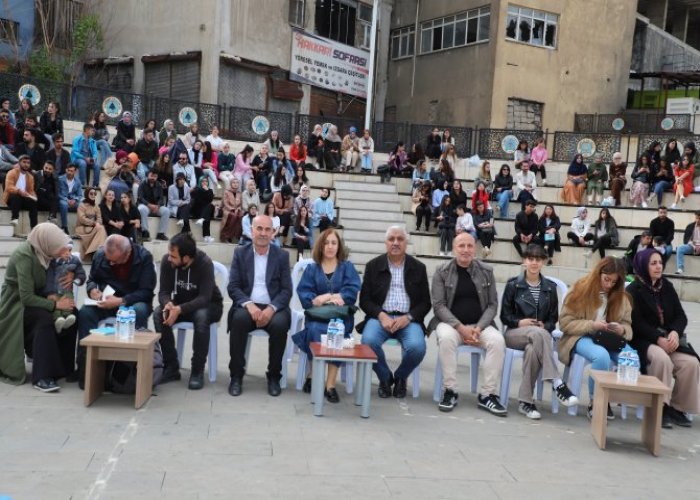 Hakkari’de “İnsan eksiksiz bir sözdür” söyleşi