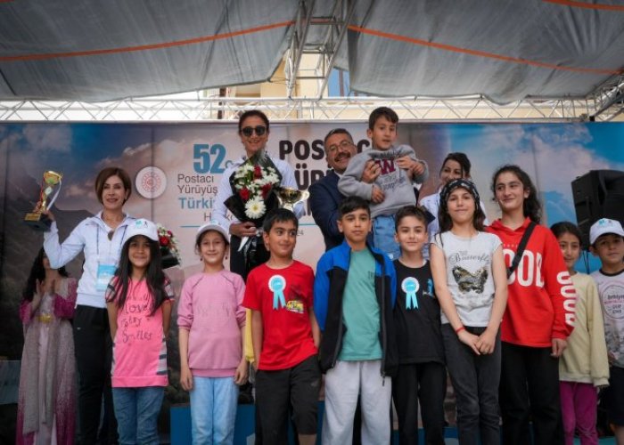 Hakkari'de 84 postacı ter döktü