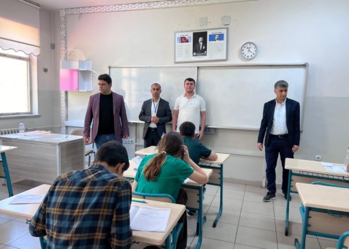 Hakkari'de 3476 öğrencinin katıldığı LGS sınavı sona erdi
