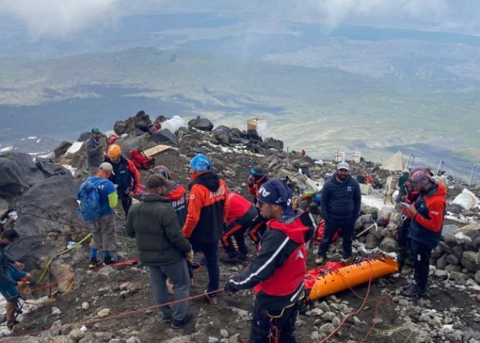Ağrı Dağında düşer İranlı hayatını kaybetti