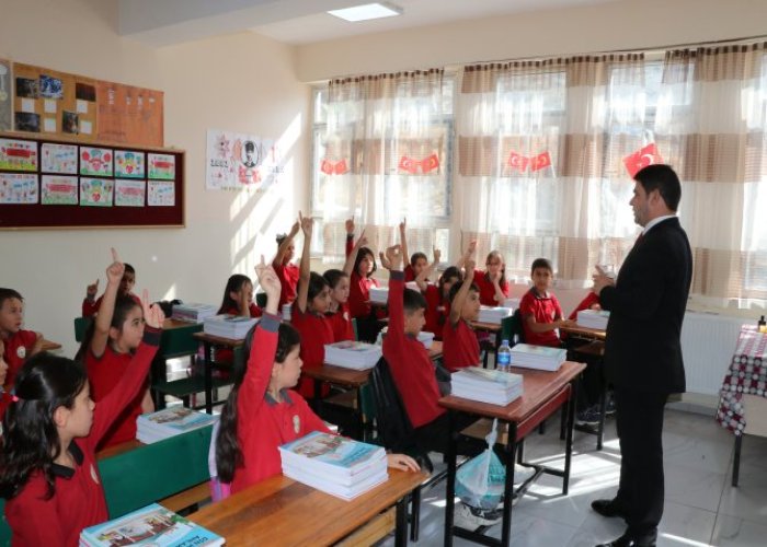 Hakkari’de, 65.827 öğrenci ders başı yaptı