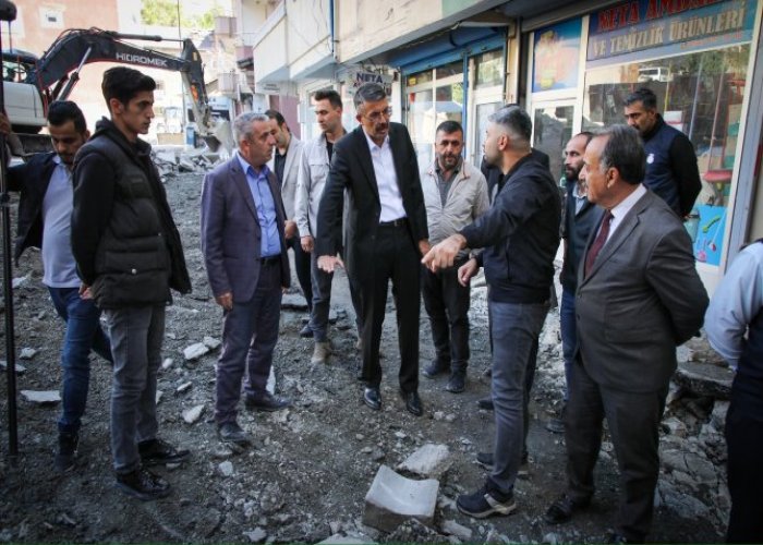 Vali Çelik, yol çalışmalarını inceledi