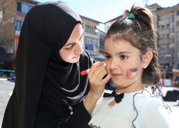 Hakkari’de “Filistinli Çocuklar İçin Çiz” etkinliği düzenlendi