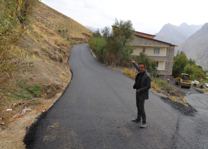 Hakkari Keklikpınar yolu asfaltlanıyor