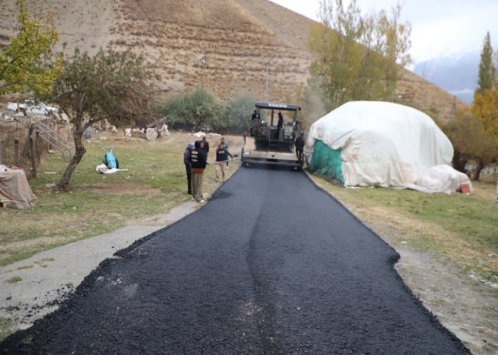 Berçelan’da asfalt çalışmaları üçüncü gününde