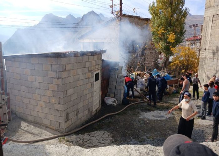 Hakkari’de korkutan tandır evi yangını