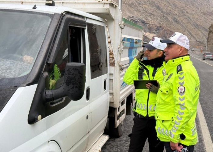 Hakkari polisinde, radarla hız uygulaması