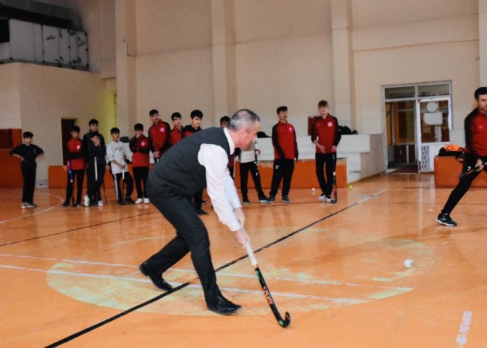 Başkan Kaya "Hokey takımı ile bir araya geldi"