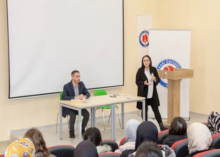 Hakkari Üniversitesinde yazma ve okuma atölyeleri düzenlendi