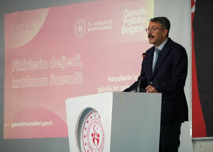 Gençlik politika belgesi vizyon çalıştayı düzenlendi