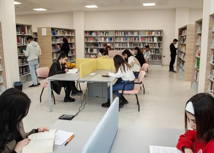 Hakkari üniversitesi Merkez Kütüphanesi, modern hizmet sunuyor