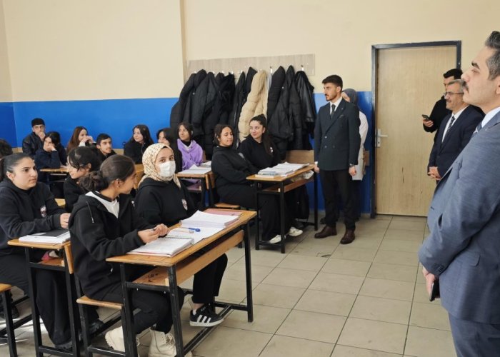 Vali Yardımcısı Işık’tan, Atatürk Anadolu Lisesi’ne ziyaret