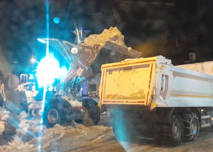 Belediye ekipleri gece boyunca karla mücadele etti