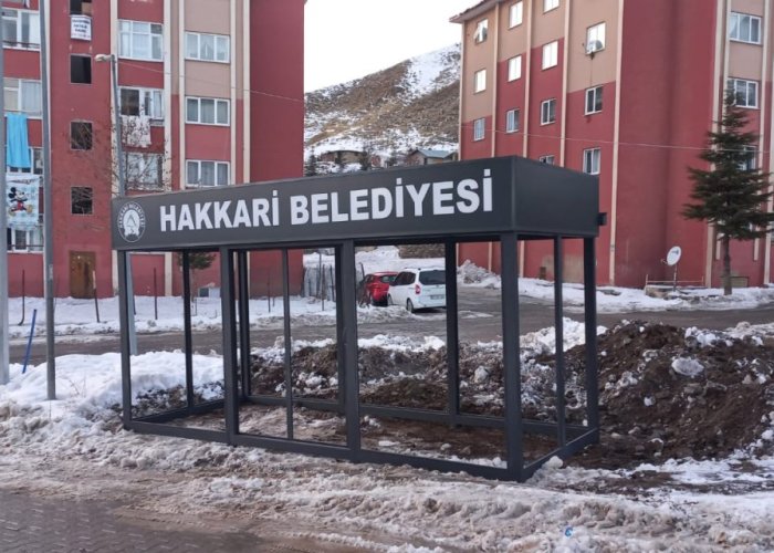 Hakkari’de ağır kış şartları için yeni duraklar yapıldı