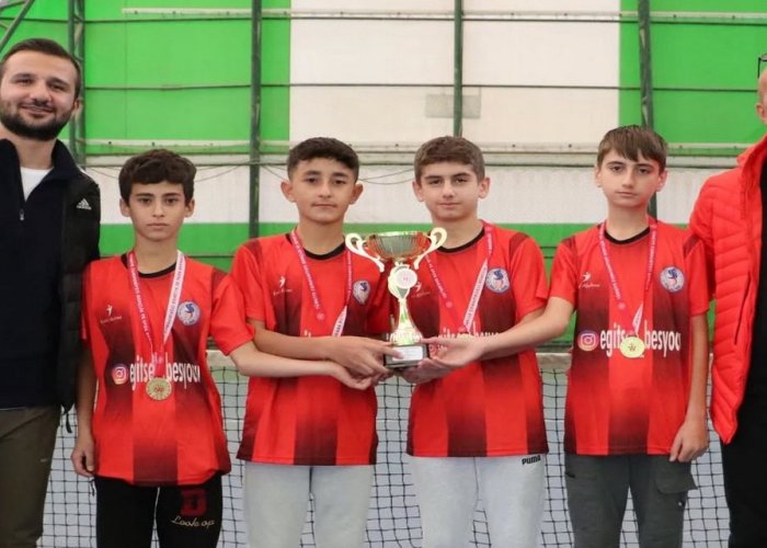 Hakkari'de Tenis Kortu'na yoğun ilgi