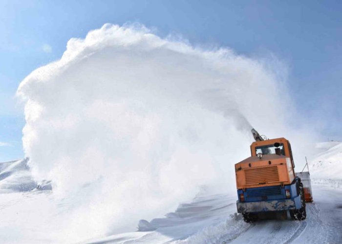 Hakkari'de 95 köy, 189 mezra yolu ulaşıma kapandı