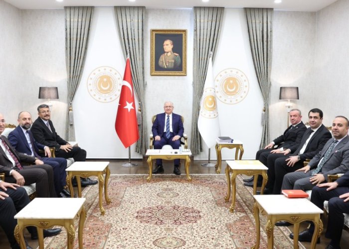 Vali Çelik ve Başkanlar MSB Bakanını ziyaret etti