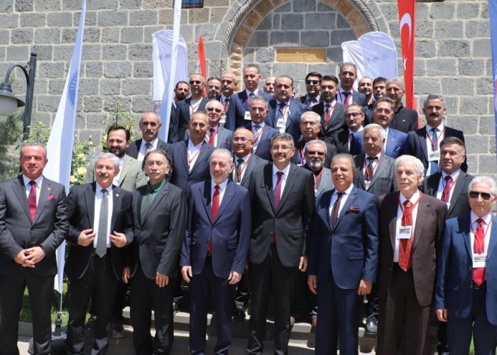 Vali Çelik: Çalıştayın Hakkari'de düzenlenmesini çok önemsiyoruz