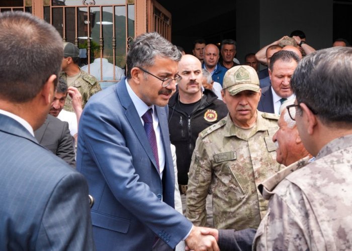 Vali Çelik, Yüksekova’da Şehitler için düzenlenen Mevlide katıldı