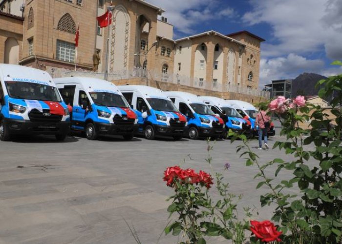 Hakkari Belediyesi filosuna 6 yeni araç daha ekledi
