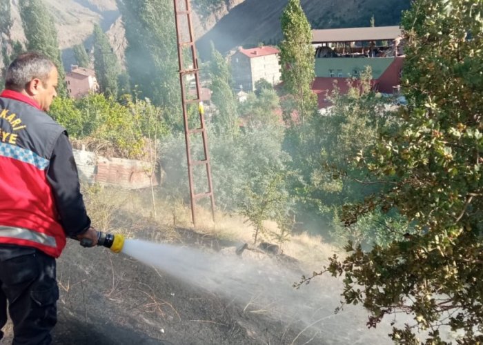 Hakkari itfaiyesinden yoğun yangın mesaisi