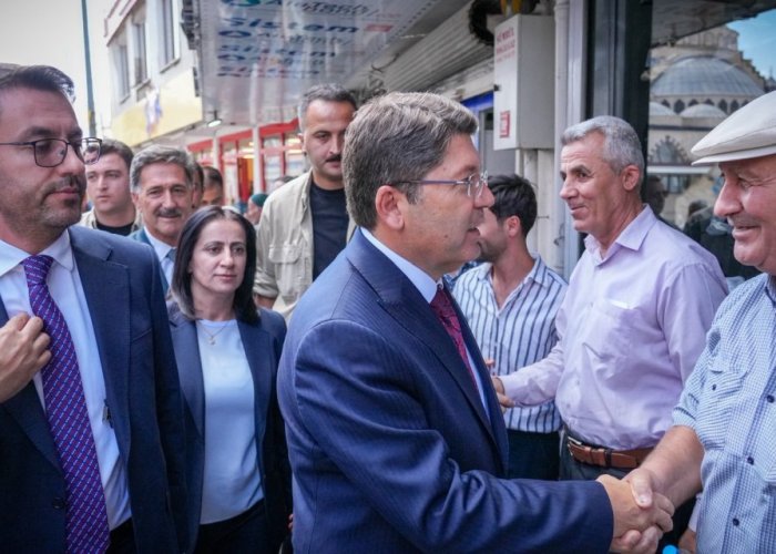 Bakan Tunç Hakkârili vatandaşlarla bir araya geldi