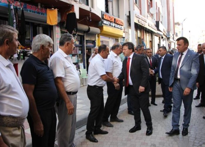 Yiğiner, Hakkari ve Yüksekova’da şoförlerle buluştu