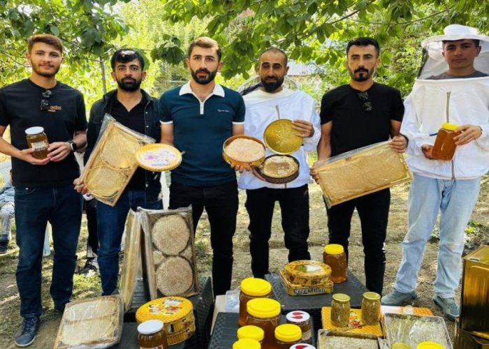 Yüksekova’da bal hasadı başladı